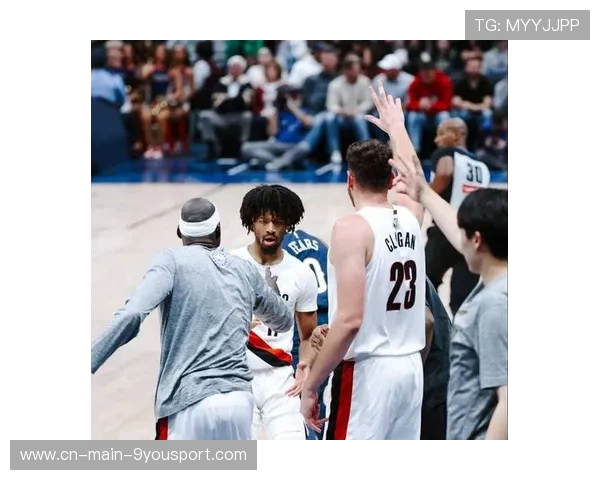 NBA前场补扣震碎对方信心：攻防转换中的制胜利器