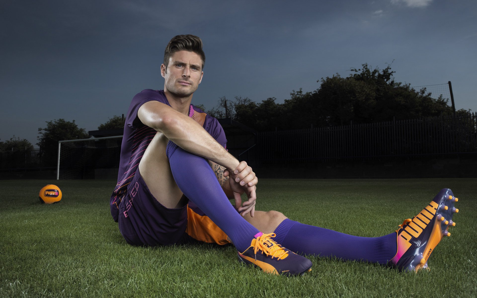 “马丁·高尔西的领袖气质与防守技巧,成就美洲狮队未来”